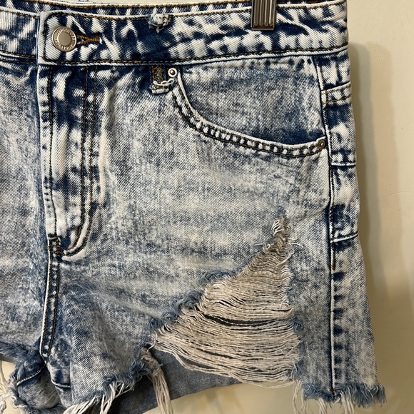 Womens Acid Wash Distressed Denim Shorts - Size 30 - Picture 2 of 4